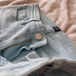 light wash skinny jeans